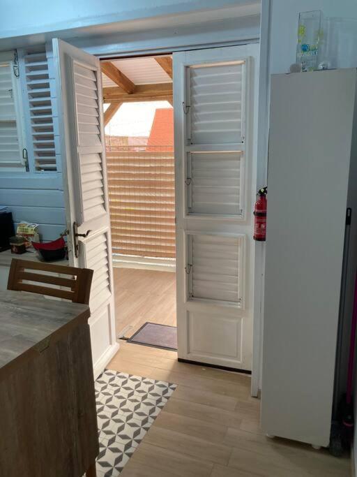 Agreable Logement, Bien Situe Schoelcher Exteriör bild